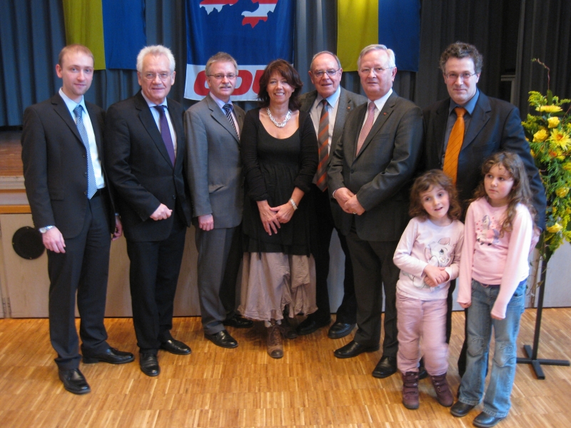 von links: Max Schad, Aloys Lenz MdL, Michael Gahler MdEP, Birgit Behr, Helmut Weider (CDU-Kreisschatzmeister), Werner Cwielong, Michael Reul (mit Tchtern)