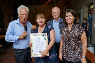 Schwarzbierfest am 10. und 11.08.2019 (von links: Aloys Lenz, Tombola-Gewinnerin, Werner Cwielong, Birgit Behr)