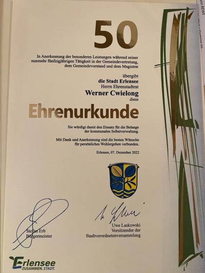 Werner Cwielong am 09.12.2022 fr 50 Jahre ehrenamtliche Ttigkeit in Gemeindevertretung, Gemeindevorstand und Magistrat geehrt