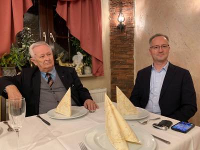 Werner Cwielong am 09.12.2022 fr 50 Jahre ehrenamtliche Ttigkeit in Gemeindevertretung, Gemeindevorstand und Magistrat geehrt