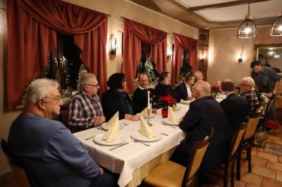 Werner Cwielong am 09.12.2022 fr 50 Jahre ehrenamtliche Ttigkeit in Gemeindevertretung, Gemeindevorstand und Magistrat geehrt