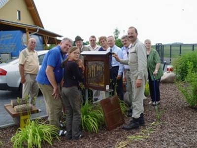 Imkerei Ullmann 2005 (Erlenseer CDU und Imkermeister Matthias Ullman, 2. von rechts)