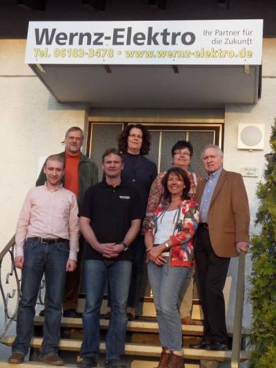 CDU-Fraktion in Erlensee besucht Betrieb Wernz-Elektro am 15.03.2012 (von links: Max Schad, Michael Knieps, Timo Wernz, Bianca Fleck, Birgit Behr, Carola Kruhl-Sovanyka, Horst Elverfeld)