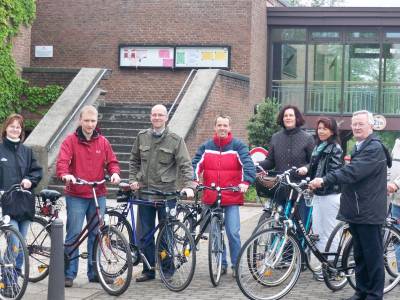 Fahrradtour 2009 (von links: Anke Klingel, Max Schad, Dr. Peter Tauber, Herr S., Bianca Nimbler, Birgit Behr, Werner Cwielong)