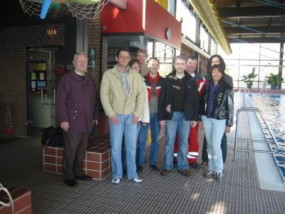 Schwimmbad 2009 (von links: Werner Cwielong, Thorsten Kurz, Anke Klingel, Herr Schfer, Herr S., Max Schad, Walter Stolper, Bianca Nimbler, Birgit Behr)