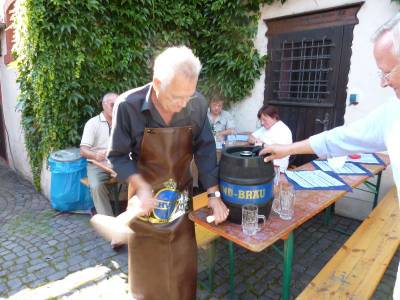 Aloys Lenz beim Festbieranstich - Aloys Lenz beim Festbieranstich