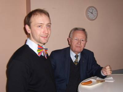 Faschingskonzert Nrrische Singstunden der Chorgemeinschaft Erlensee am 19.02.2011 (von links: Max Schad, Werner Cwielong)