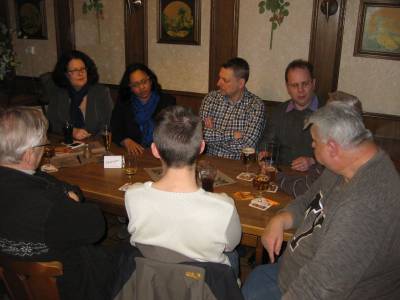 Offener Stammtisch mit Srita Heide (2. von links) am 10.02.2017 in der Gaststtte Zur Krone in Erlensee