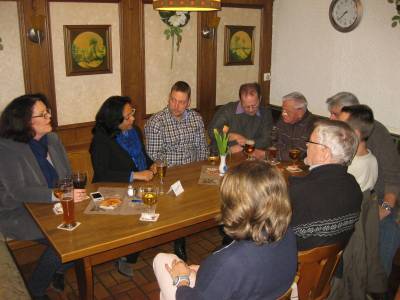 Offener Stammtisch mit Srita Heide (2. von links) am 10.02.2017 in der Gaststtte Zur Krone in Erlensee